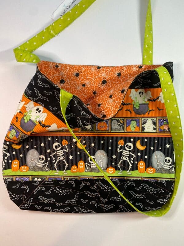 Halloween Quilted Tote Bag - Image 4